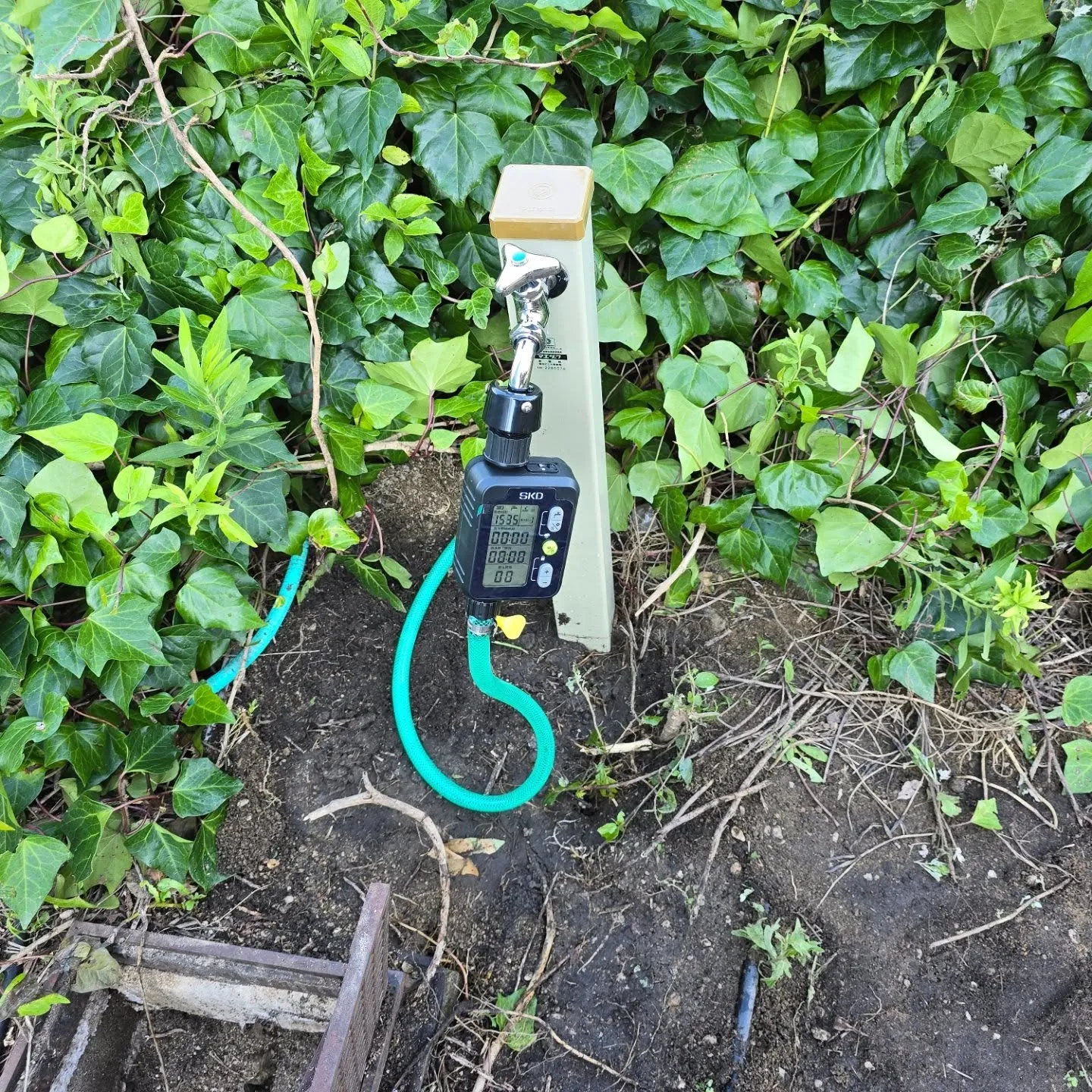 電磁板の故障で新しく水道工事して欲しいと依頼があり工事して来...