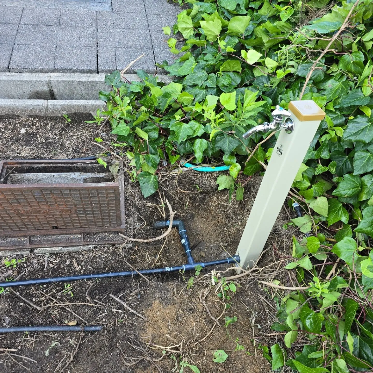 電磁板の故障で新しく水道工事して欲しいと依頼があり工事して来...