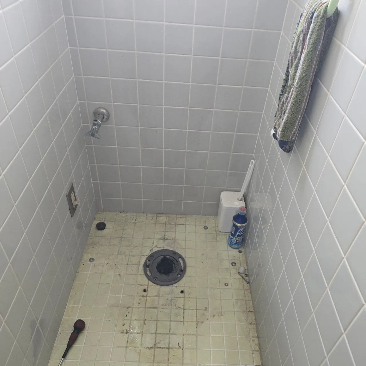 先日トイレリフォームの以来があり、便器を新しく交換して来まし...